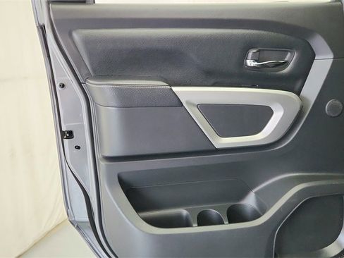 Used 2019 Nissan Titan PRO-4X image 27