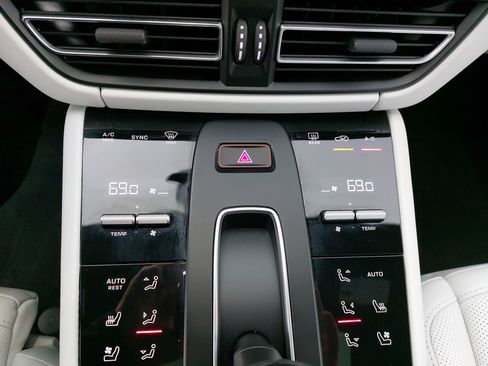 Certified 2026 Porsche Macan image 23