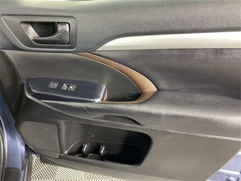 Used 2018 Toyota Highlander Plus image 24