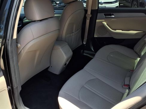 Used 2019 Hyundai Sonata SE FWD image 18