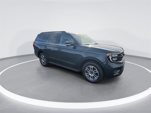 New 2025 Ford Expedition Active image 2