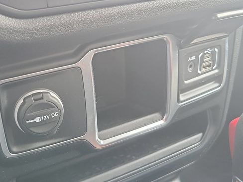 Used 2024 Jeep Gladiator Sport AWD/4WD image 29