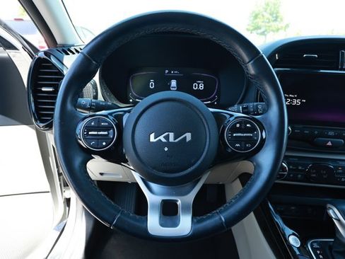 Used 2023 Kia Soul EX FWD image 11
