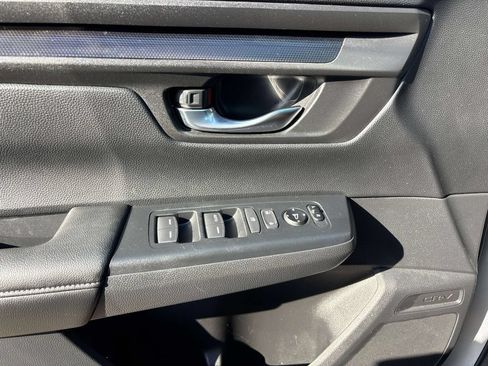 Used 2025 Honda CR-V LX image 17