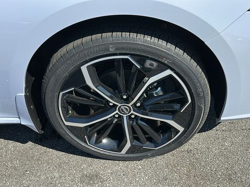 New 2025 Nissan Altima 2.5 SR image 6