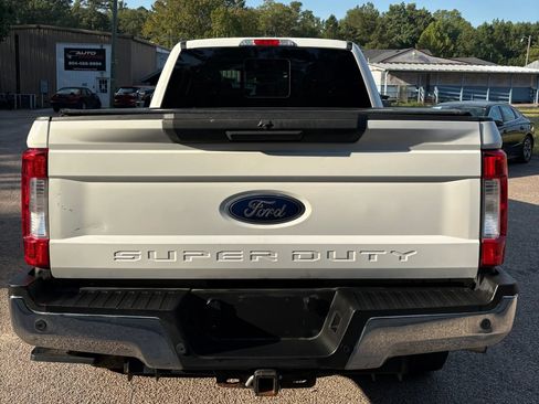 Used 2018 Ford F250 XLT w/ XLT Premium Package AWD/4WD image 3