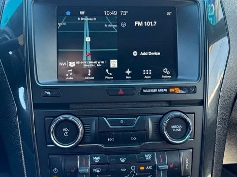 Used 2017 Ford Explorer XLT w/ Equipment Group 202A AWD/4WD image 20