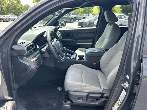 Used 2025 Toyota Tacoma SR5 AWD/4WD image 18