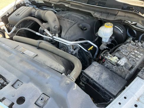 Used 2018 RAM 1500 Classic SLT AWD/4WD image 27