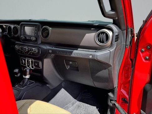 Used 2018 Jeep Wrangler Unlimited Sport S AWD/4WD image 13