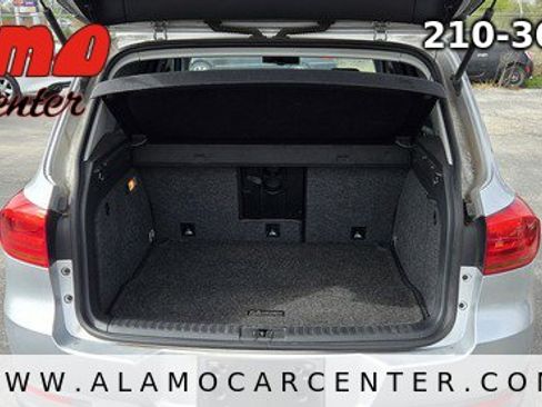 Used 2017 Volkswagen Tiguan S image 25
