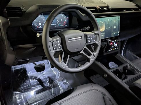 New 2026 Land Rover Defender 110 X-Dynamic SE AWD/4WD image 16
