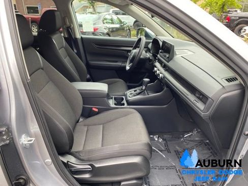 Used 2025 Honda CR-V LX image 11