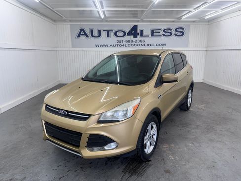 Used 2014 Ford Escape SE image 1