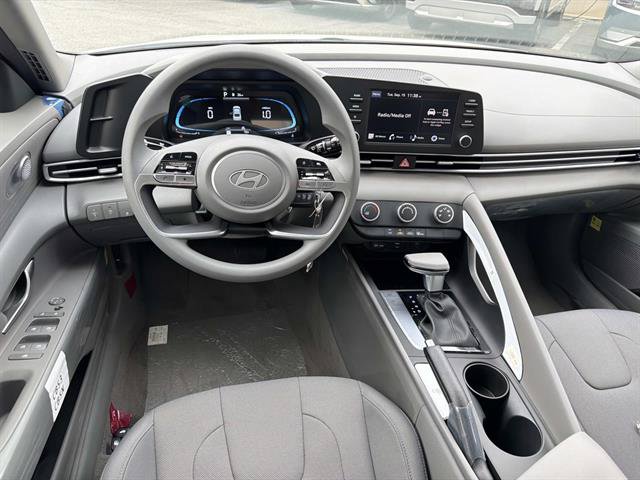 New 2026 Hyundai Elantra SE FWD image 8