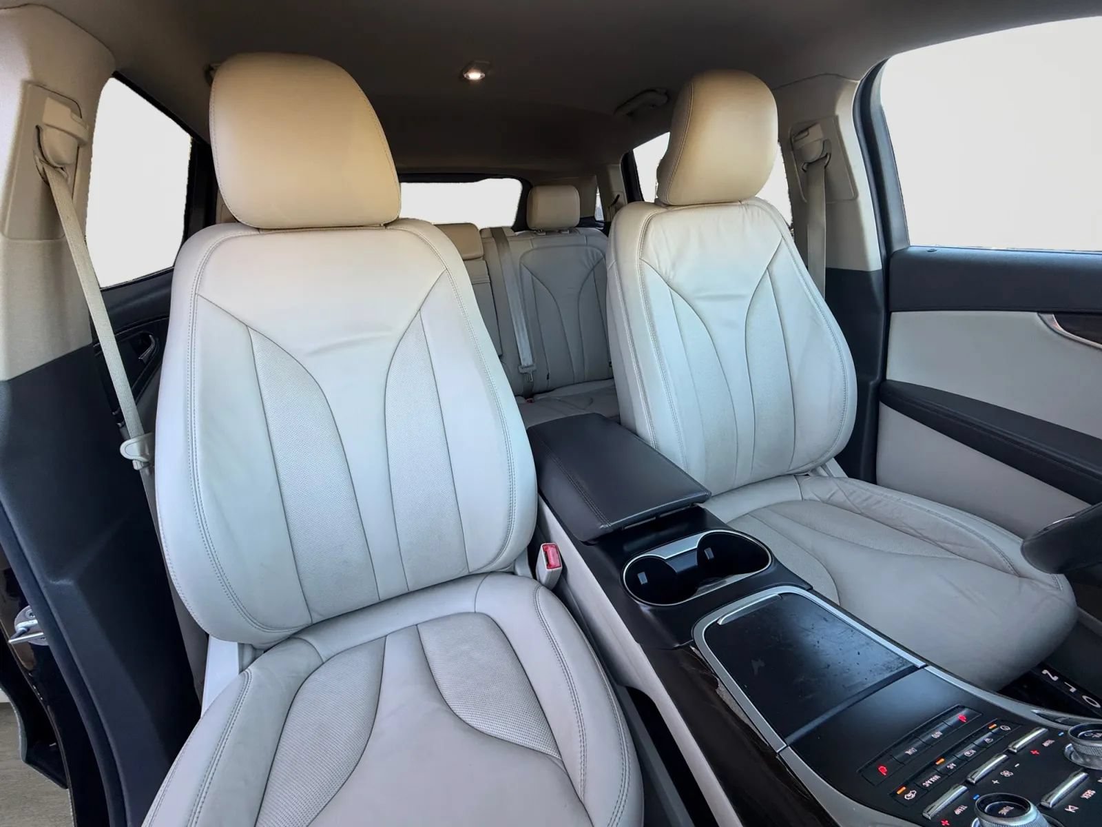 Used 2017 Lincoln MKX Select w/ Select Plus Package AWD/4WD image 21