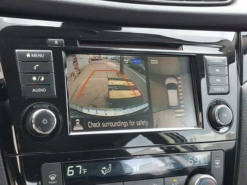 Used 2022 Nissan Rogue Sport SV w/ Technology Package image 17