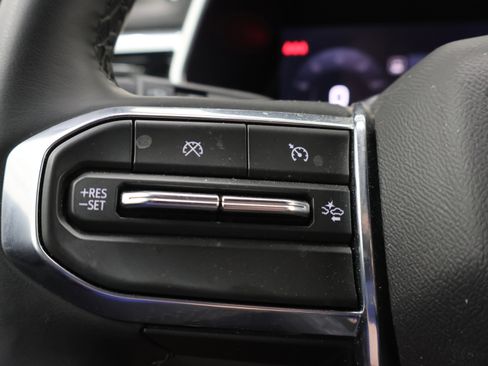 Used 2024 GMC Canyon Elevation w/ Elevation Premium Package AWD/4WD image 16