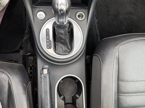 Used 2014 Volkswagen Beetle TDI image 13
