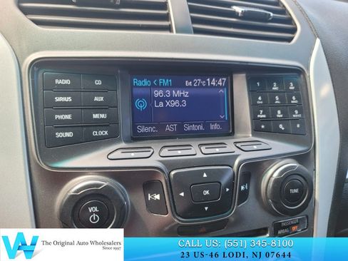 Used 2014 Ford Explorer XLT AWD/4WD image 19