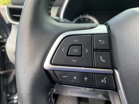 Used 2024 Toyota Highlander XLE AWD/4WD image 27