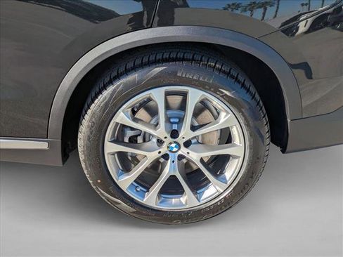 New 2026 BMW X5 xDrive50e w/ Climate Comfort Package image 10