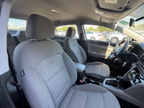 Used 2019 Hyundai Elantra SE FWD image 13