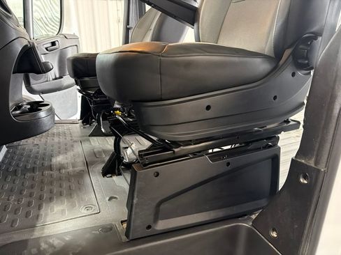 Used 2025 RAM ProMaster 2500 w/ Convenience Group FWD image 11