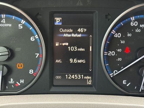 Used 2018 Toyota RAV4 LE w/ All Weather Liner Package AWD/4WD image 23