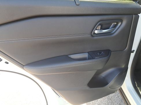 Certified 2024 Nissan Rogue SL w/ SL Premium Package image 21