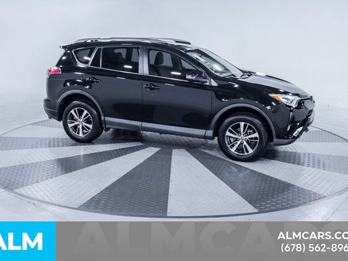 Used 2018 Toyota RAV4 XLE AWD/4WD image 13