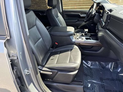 Used 2024 Chevrolet Silverado 1500 LT Trail Boss w/ LT Trail Boss Premium Package AWD/4WD image 7