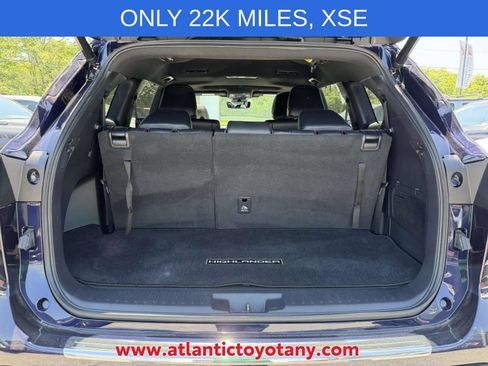 Used 2023 Toyota Highlander XSE AWD/4WD image 9