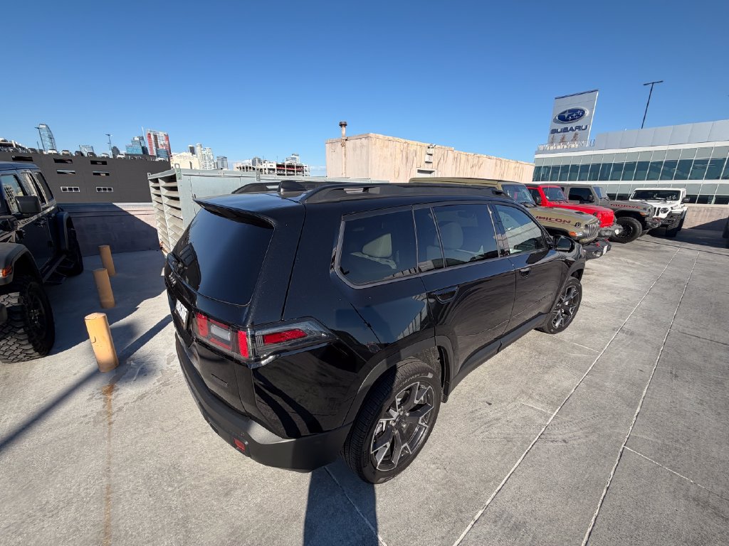 Used 2026 Jeep Cherokee Overland AWD/4WD image 2