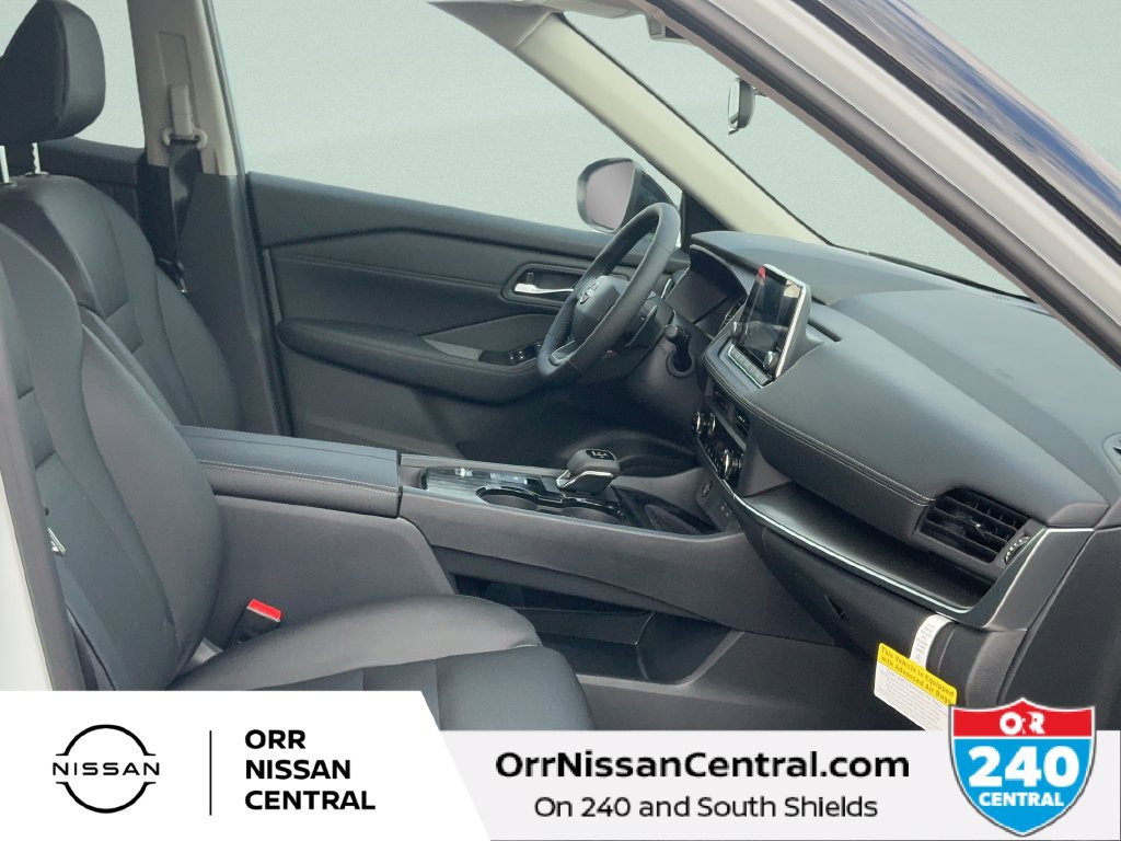 New 2027 Nissan Rogue Dark Armor FWD image 11