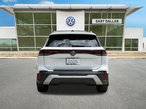 Used 2026 Volkswagen Tiguan SE FWD image 4