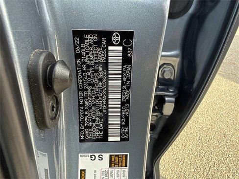 Used 2022 Toyota Corolla LE image 29