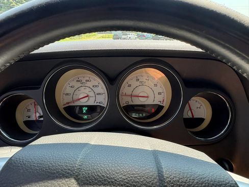 Used 2014 Dodge Challenger SXT RWD image 13