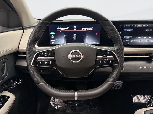 Used 2023 Nissan Ariya AWD image 12