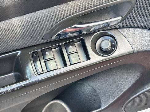 Used 2013 Chevrolet Cruze LT image 16