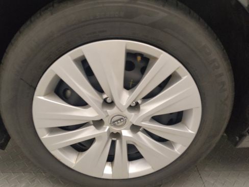 Used 2024 Nissan Sentra S FWD image 31