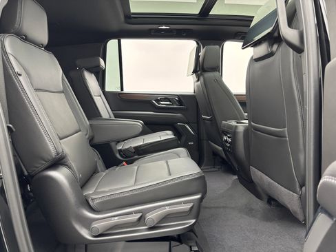New 2026 GMC Yukon XL Denali w/ Denali Reserve Package AWD/4WD image 41