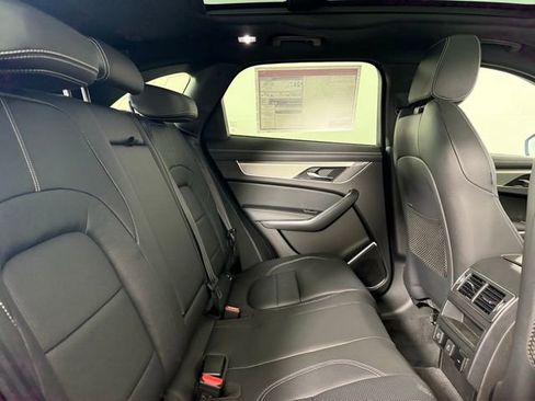Used 2025 Jaguar F-PACE R-Dynamic S image 33
