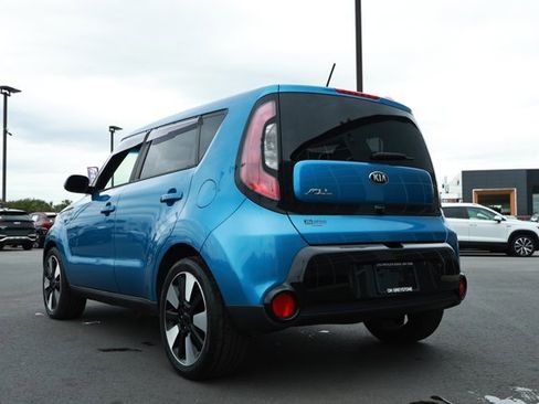 Used 2016 Kia Soul + w/ Designer's Package FWD image 8