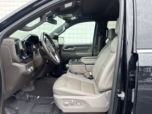 Used 2025 GMC Sierra 1500 SLT AWD/4WD image 4