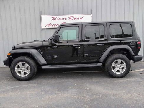 Used 2021 Jeep Wrangler Unlimited Sport AWD/4WD image 13