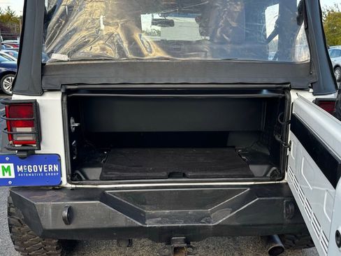 Used 2017 Jeep Wrangler Sport w/ Quick Order Package 23S image 6