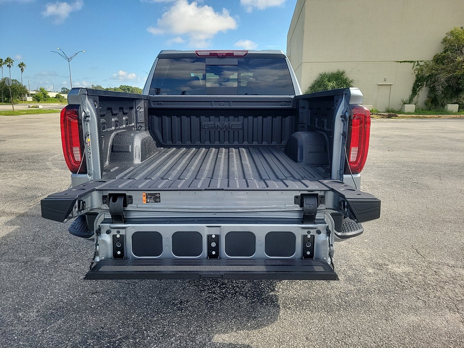 New 2026 GMC Sierra 1500 AT4 w/ Technology Package AWD/4WD image 7