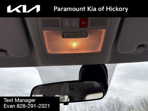 Used 2022 Hyundai Venue Limited image 25