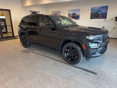 Used 2024 Jeep Grand Cherokee Limited w/ Black Appearance Package